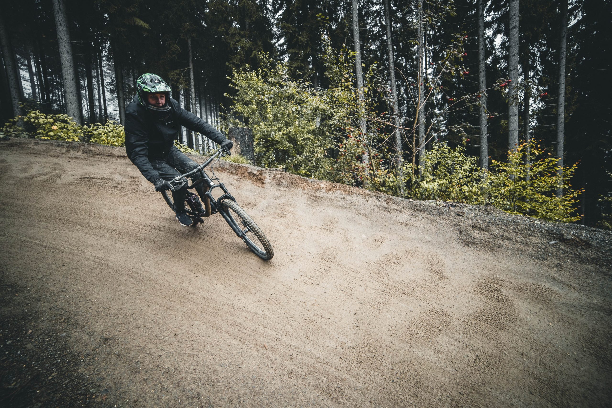 MTB Fahrtechnikkurs Bikepark Anlieger Berm