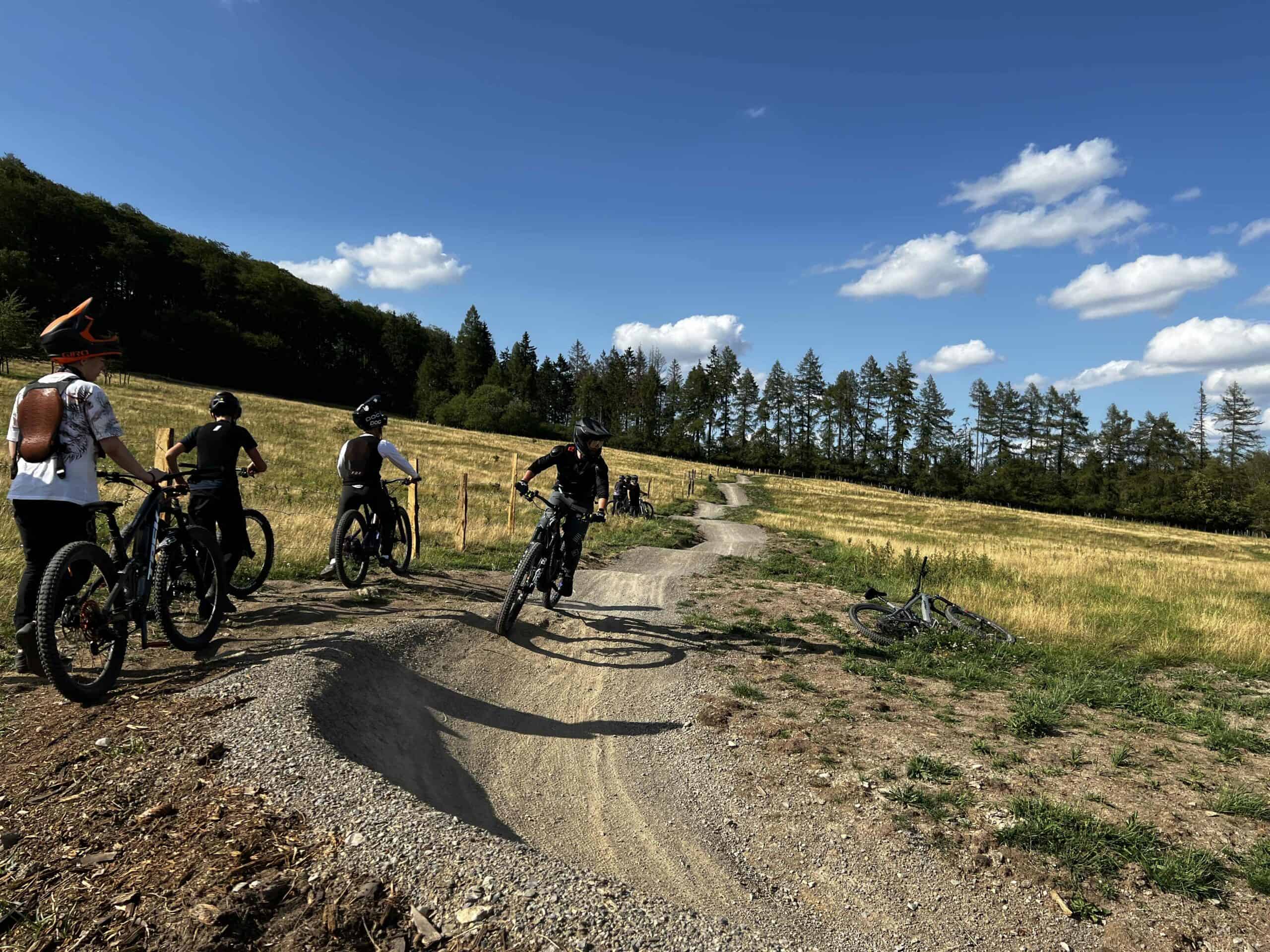 Feierabend Fahrtechnikkurs im Trailpark Kassel in Hessen